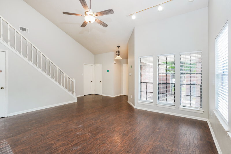 1,840/Mo, 7715 Springville Dr Houston, TX 77095 Living Room View 2