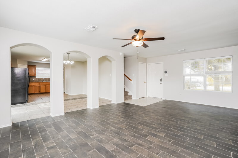 2,155/Mo, 12717 Rio Grande Ln Rosharon, TX 77583 Living Room View 2