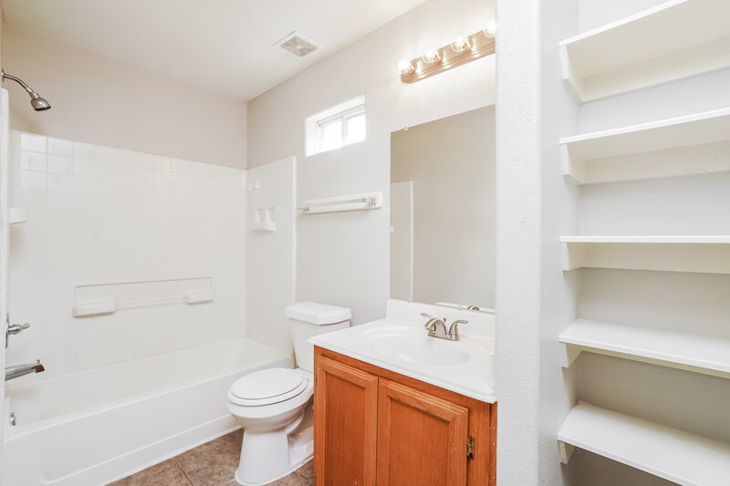2,155/Mo, 12717 Rio Grande Ln Rosharon, TX 77583 Main Bathroom View