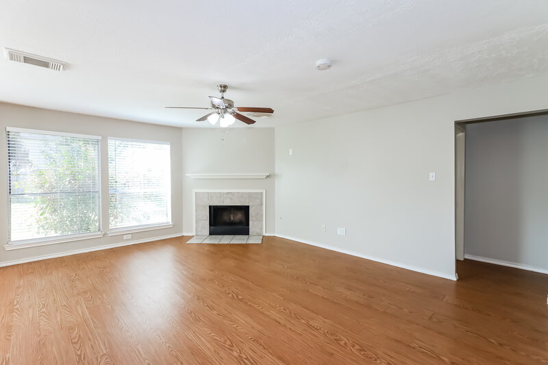 2,225/Mo, 7023 Shasta Sq Houston, TX 77084 Living Room View