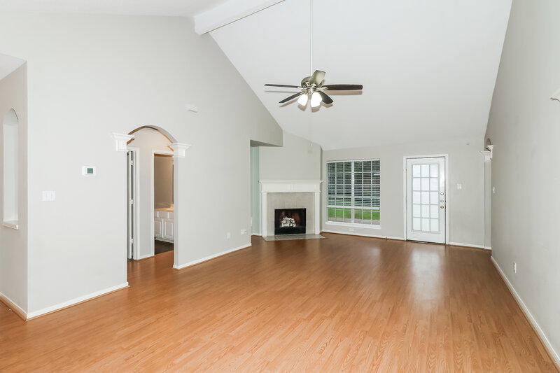 1,840/Mo, 607 Loggers Chase Ct Spring, TX 77386 Living Room View