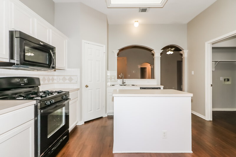 1,840/Mo, 607 Loggers Chase Ct Spring, TX 77386 Kitchen View