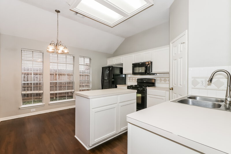 1,840/Mo, 607 Loggers Chase Ct Spring, TX 77386 Kitchen View 2