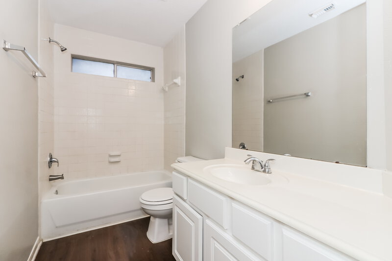 1,840/Mo, 607 Loggers Chase Ct Spring, TX 77386 Bathroom View