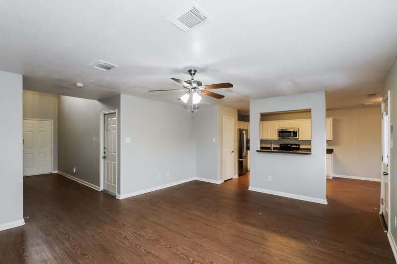 1,790/Mo, 6839 Garnet Trail Ln Richmond, TX 77469 Living Room View 2