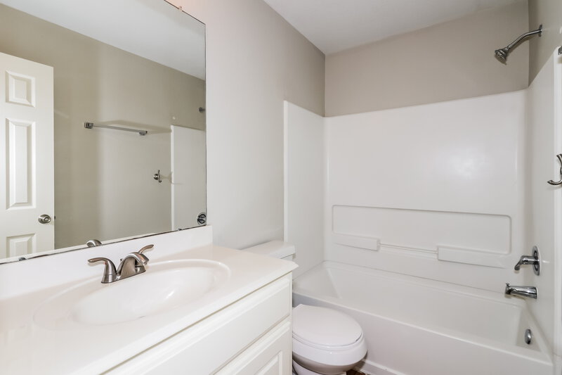 1,790/Mo, 6839 Garnet Trail Ln Richmond, TX 77469 Bathroom View