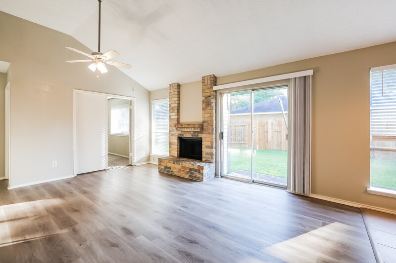 1,610/Mo, 8215 Eastern Bluebird Dr Humble, TX 77396 Living Room View 2