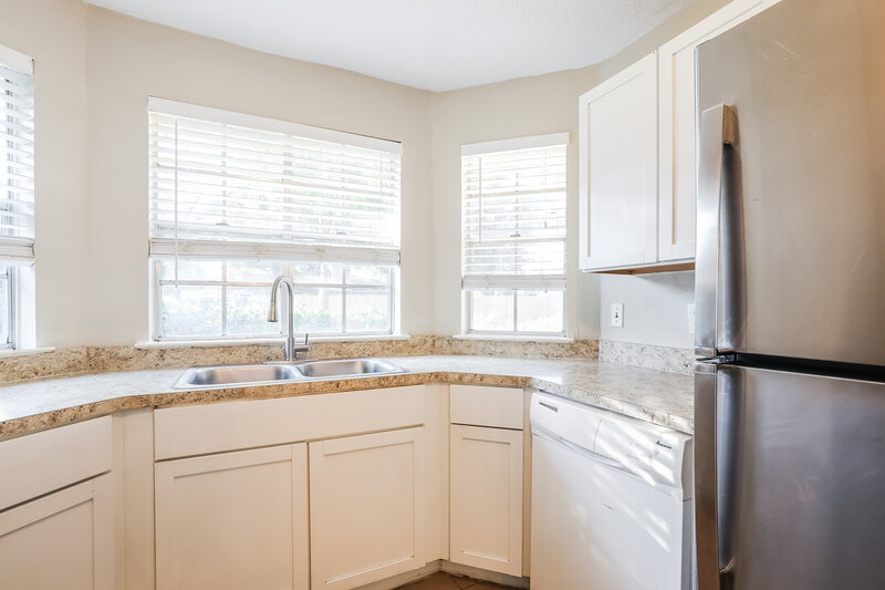 1,610/Mo, 8215 Eastern Bluebird Dr Humble, TX 77396 Kitchen View 3