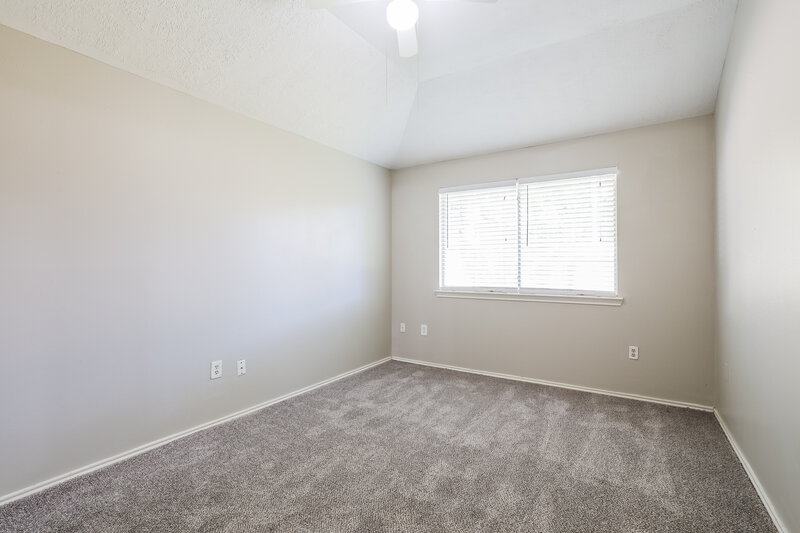 1,610/Mo, 8215 Eastern Bluebird Dr Humble, TX 77396 Main Bedroom View