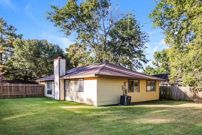 1,610/Mo, 8215 Eastern Bluebird Dr Humble, TX 77396 Rear View