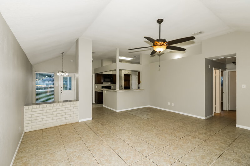 1,750/Mo, 19523 Lake Hollow Ln Houston, TX 77084 Living Room View 2