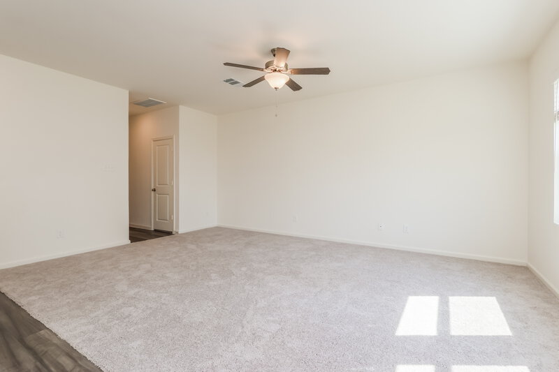 2,110/Mo, 452 Harlow Dr Montgomery, TX 77316 Living Room View 3