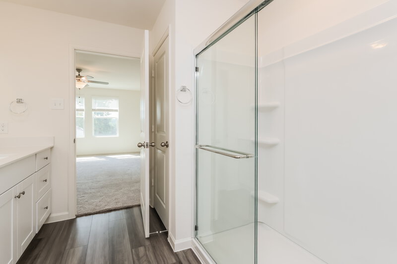 2,110/Mo, 452 Harlow Dr Montgomery, TX 77316 Main Bathroom View 2