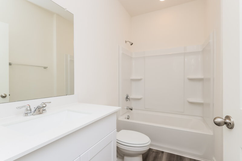 2,110/Mo, 452 Harlow Dr Montgomery, TX 77316 Bathroom View