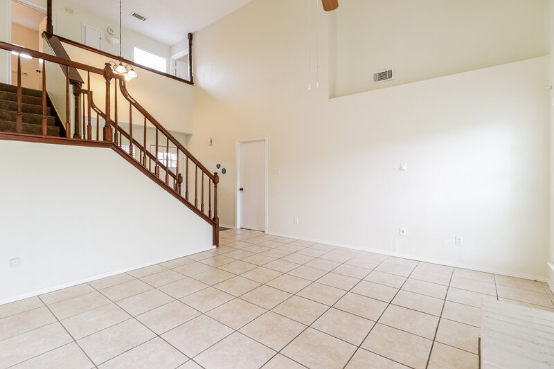 1,885/Mo, 20110 River Brook Dr Humble, TX 77346 Living Room View 4