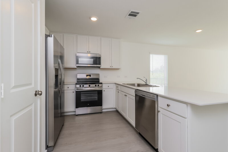 1,810/Mo, 16006 Tallis Dr Conroe, TX 77303 Kitchen View