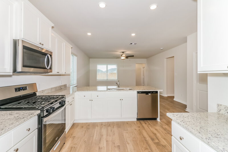 2,060/Mo, 401 Sunny Highlands Dr Katy, TX 77493 Kitchen View