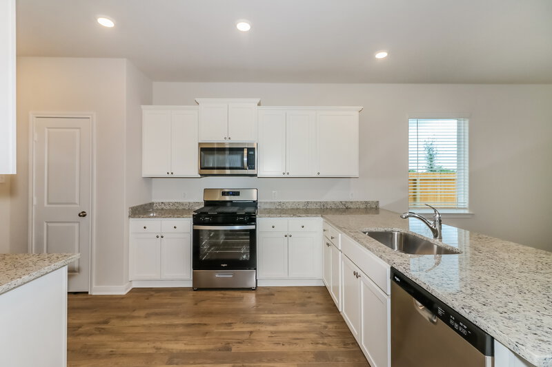 2,060/Mo, 401 Sunny Highlands Dr Katy, TX 77493 Kitchen View 2