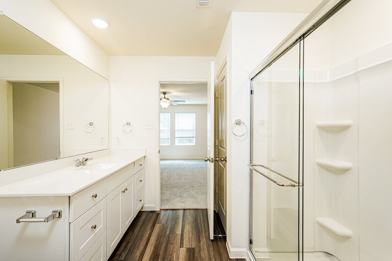 1,815/Mo, 15295 Abella Dr Montgomery, TX 77316 Main Bathroom View 2