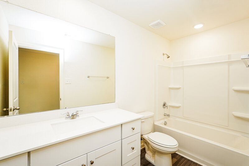 1,815/Mo, 15295 Abella Dr Montgomery, TX 77316 Bathroom View 2