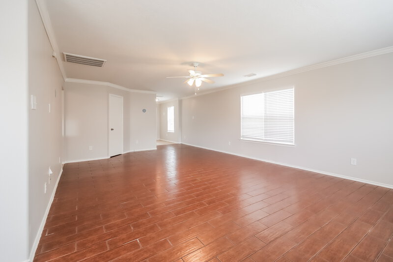 2,075/Mo, 19246 Cypress Peak Ln Katy, TX 77449 Living Room View 2