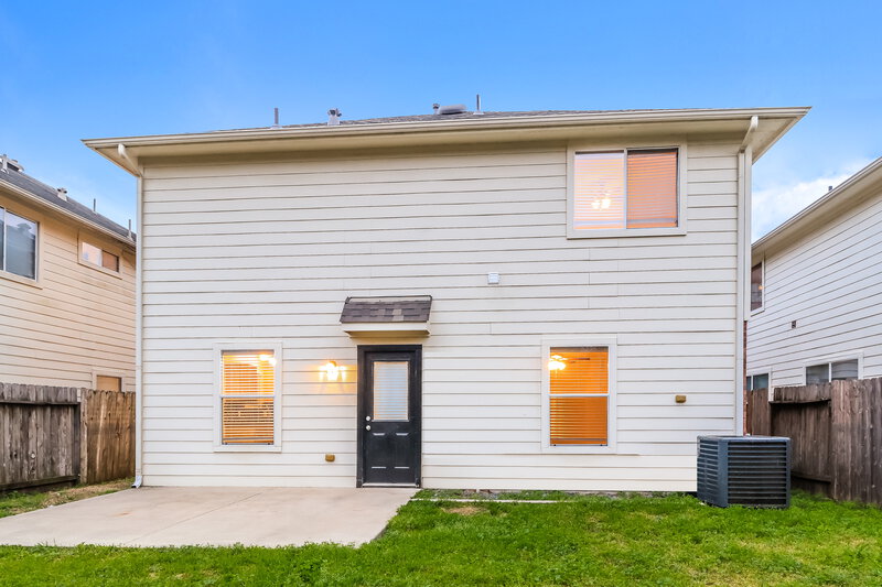 1,760/Mo, 33306 Cottonwood Bnd Magnolia, TX 77354 Rear View