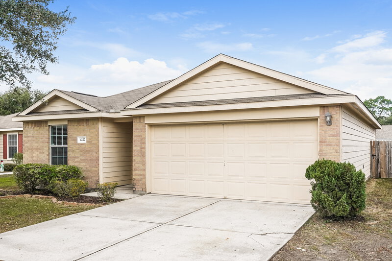 1,800/Mo, 4227 Medina River Loop Spring, TX 77386 Front View