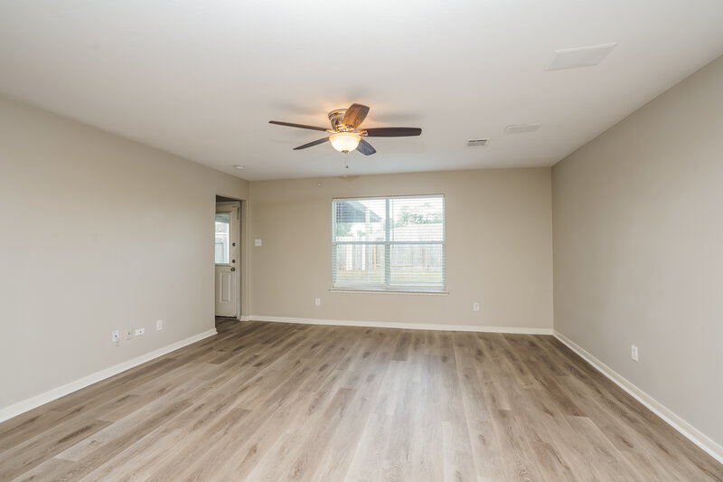 1,800/Mo, 4227 Medina River Loop Spring, TX 77386 Living Room View 2