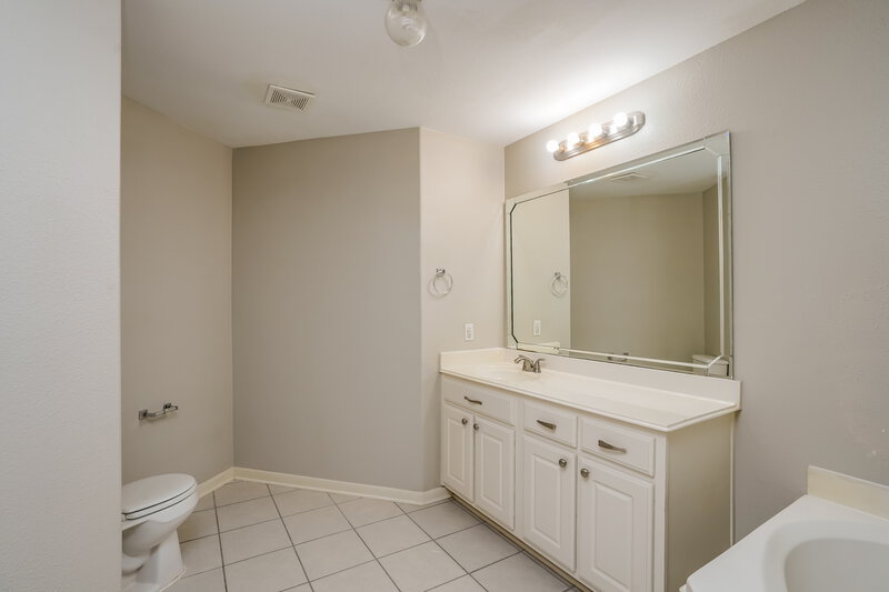 1,800/Mo, 4227 Medina River Loop Spring, TX 77386 Main Bathroom View 2