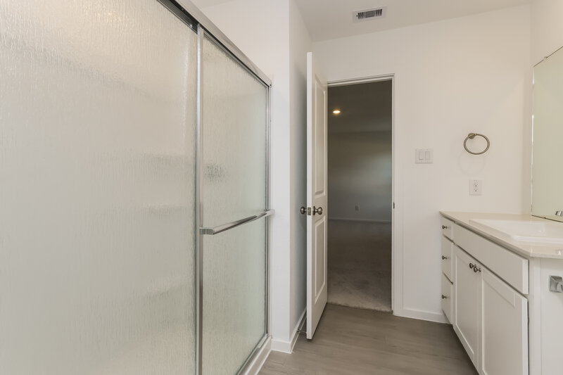1,750/Mo, 15298 Abella Dr Montgomery, TX 77316 Main Bathroom View 2
