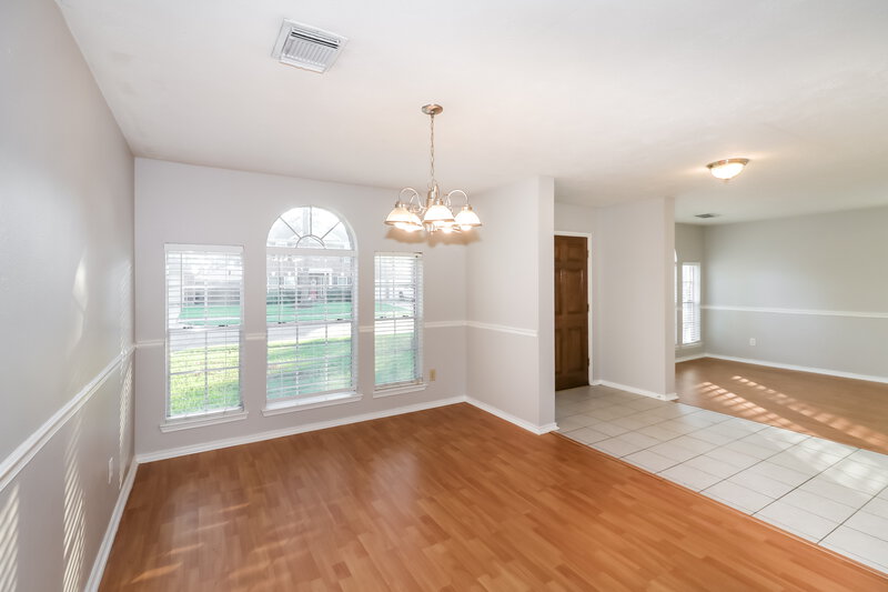 2,015/Mo, 8234 Worthington Dr Houston, TX 77083 Dining Room View