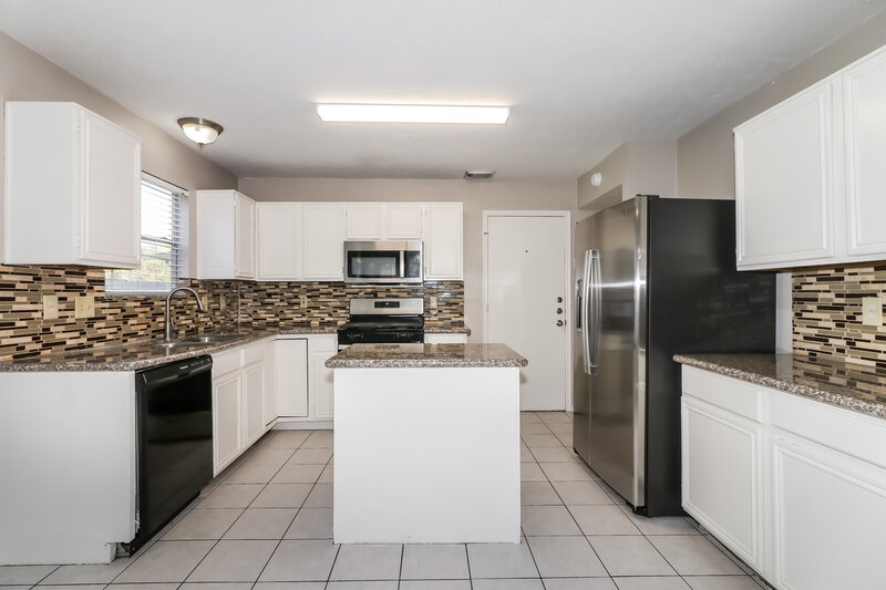 2,015/Mo, 8234 Worthington Dr Houston, TX 77083 Kitchen View