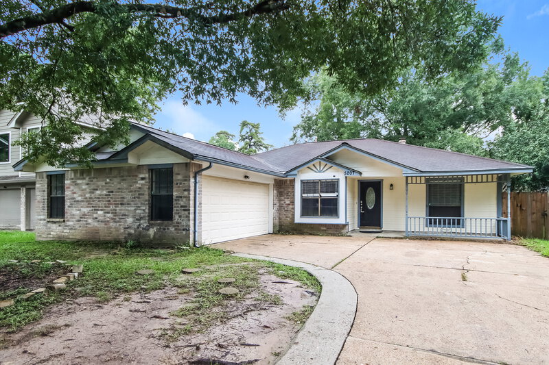 1,695/Mo, 5207 Village Springs Dr Kingwood, TX 77339 Front View