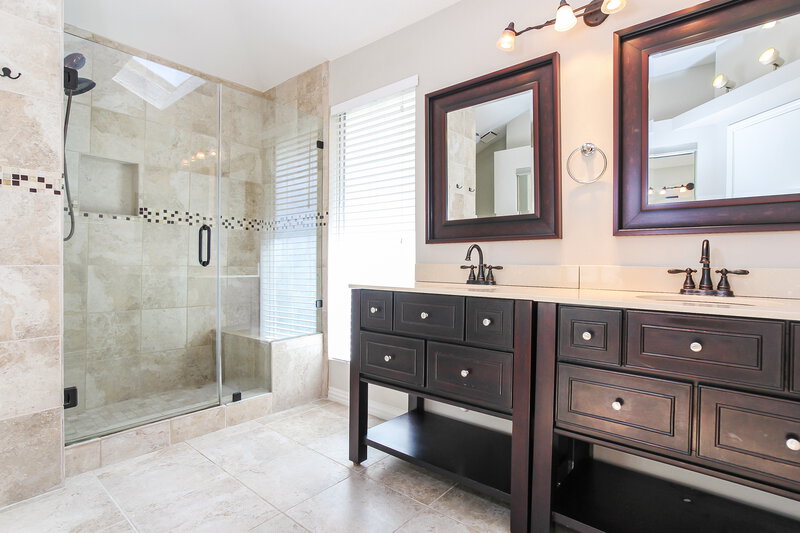 2,135/Mo, 5207 Village Springs Dr Kingwood, TX 77339 Master Bathroom View
