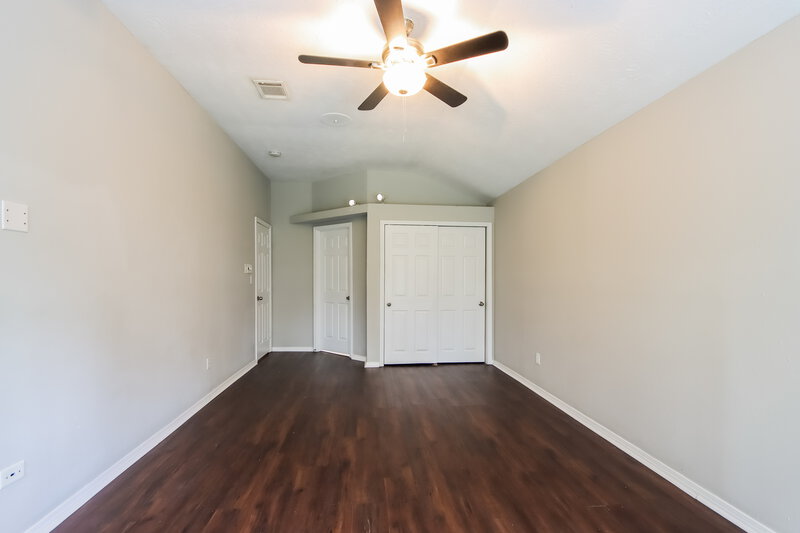 1,695/Mo, 5207 Village Springs Dr Kingwood, TX 77339 Main Bedroom View 2