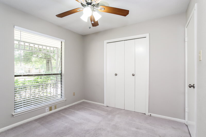 2,135/Mo, 5207 Village Springs Dr Kingwood, TX 77339 Bedroom View 2