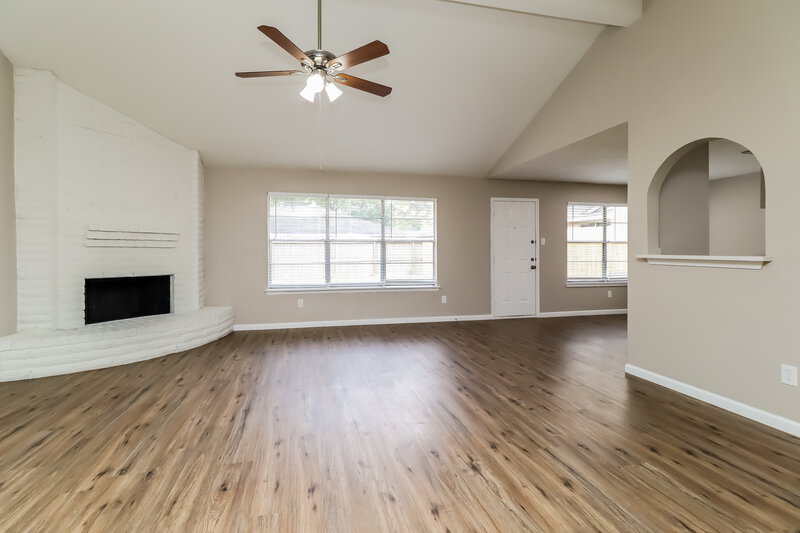 1,740/Mo, 22203 Barrygate Cir Spring, TX 77373 Living Room View