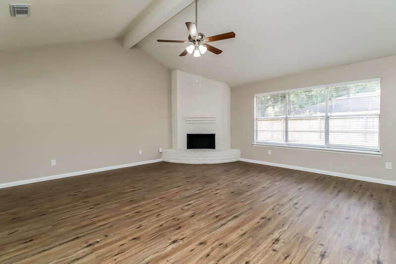 1,740/Mo, 22203 Barrygate Cir Spring, TX 77373 Living Room View 2