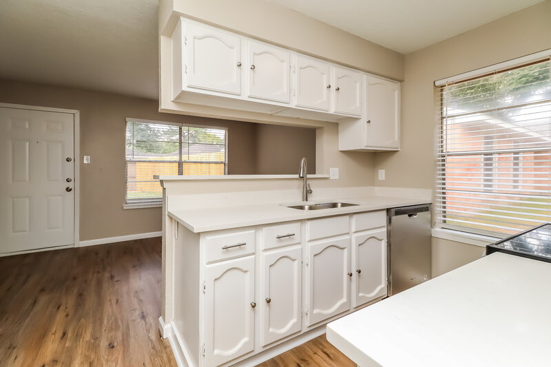 1,740/Mo, 22203 Barrygate Cir Spring, TX 77373 Kitchen View