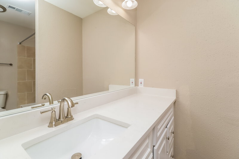 1,740/Mo, 22203 Barrygate Cir Spring, TX 77373 Bathroom View 2