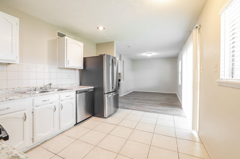 1,735/Mo, 17319 Northern Star Dr Houston, TX 77084 Kitchen View 2