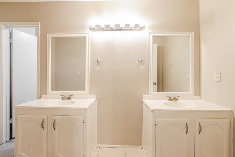1,735/Mo, 17319 Northern Star Dr Houston, TX 77084 Main Bathroom View