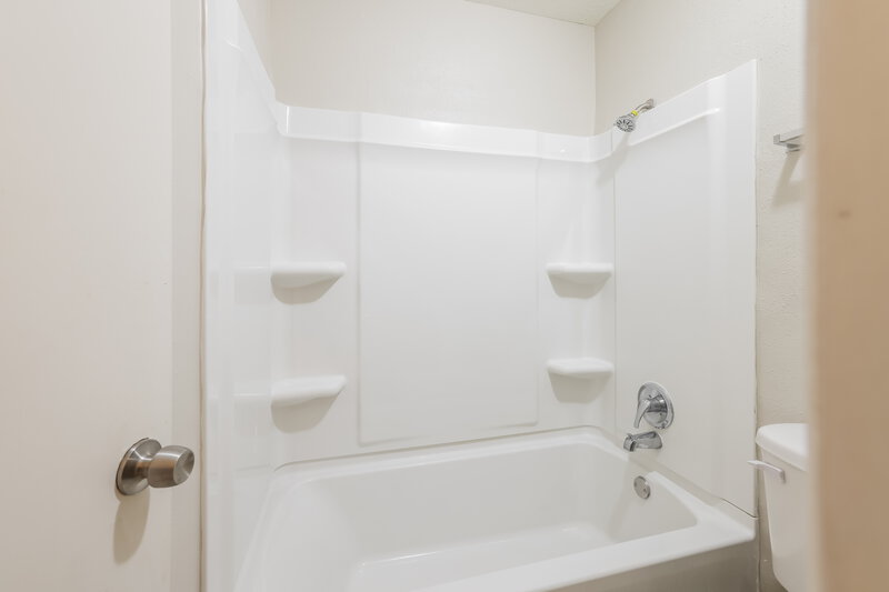 1,735/Mo, 17319 Northern Star Dr Houston, TX 77084 Main Bathroom View 2