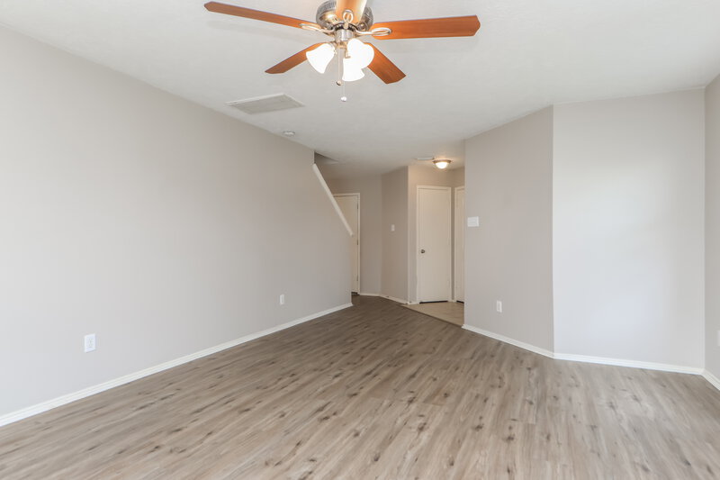 1,765/Mo, 33322 Cottonwood Bnd Magnolia, TX 77354 Living Room View 2