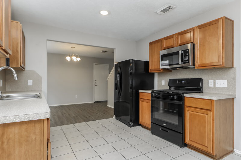 1,765/Mo, 33322 Cottonwood Bnd Magnolia, TX 77354 Kitchen View 2