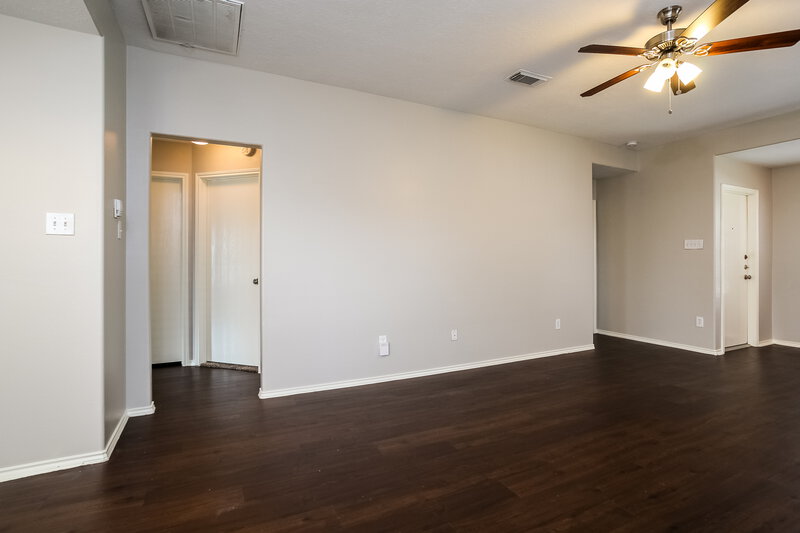 1,625/Mo, 20106 Leafpark Ln Humble, TX 77338 Living Room View