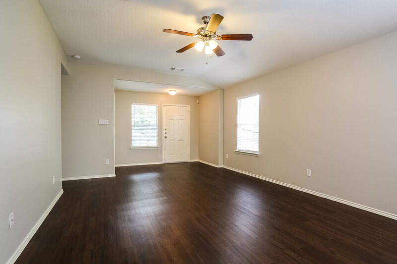 1,625/Mo, 20106 Leafpark Ln Humble, TX 77338 Living Room View 2