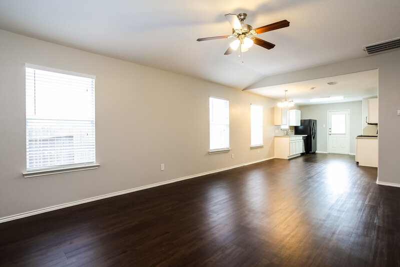 1,625/Mo, 20106 Leafpark Ln Humble, TX 77338 Living Room View 3