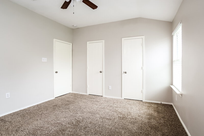 1,625/Mo, 20106 Leafpark Ln Humble, TX 77338 Master Bedroom View 2