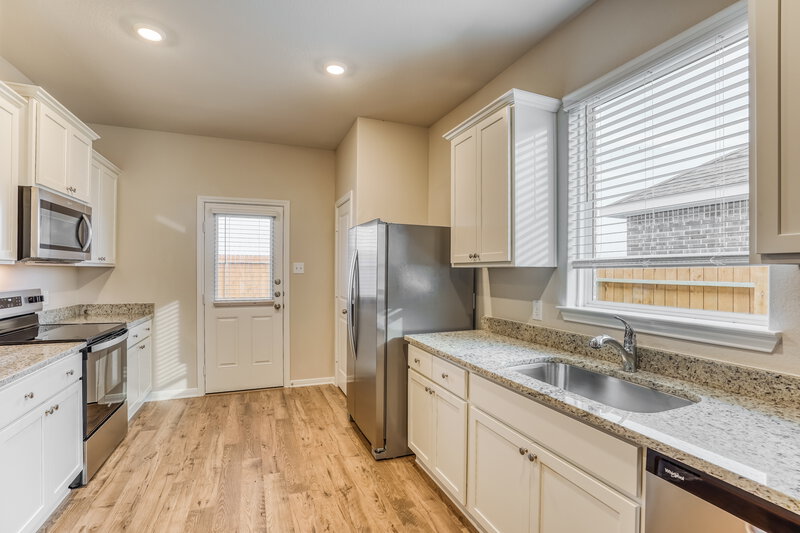1,945/Mo, 7511 Tipton Meadow Way Richmond, TX 77469 Kitchen View